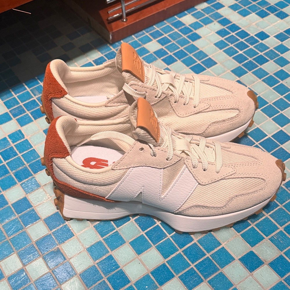 New Balance Cream & Rust Retro Runner Sneakers